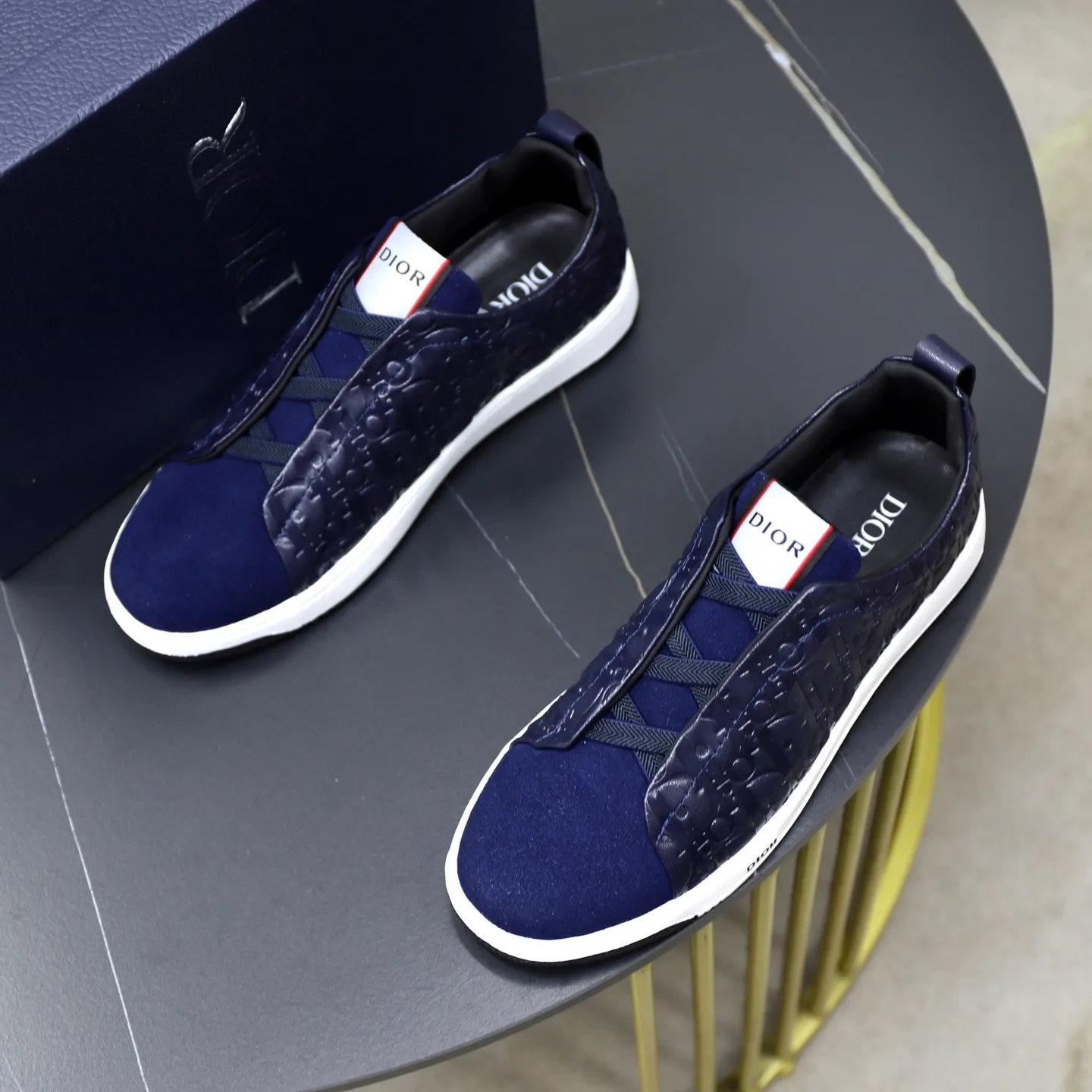Ex-factory price: 442💰🙅‍♂️🙅‍♂️🙅‍♂️ Brand: Dior DIOR Standard code: 38-44 (45 customized) Grade: Same as the official website Material: Original leather splicing, comfortable and breathable lining, original wear-resistant outsole Style category: Men's fashionable casual shoes, running shoes, noble luxury brand elements, top luxury Color: actual picture color